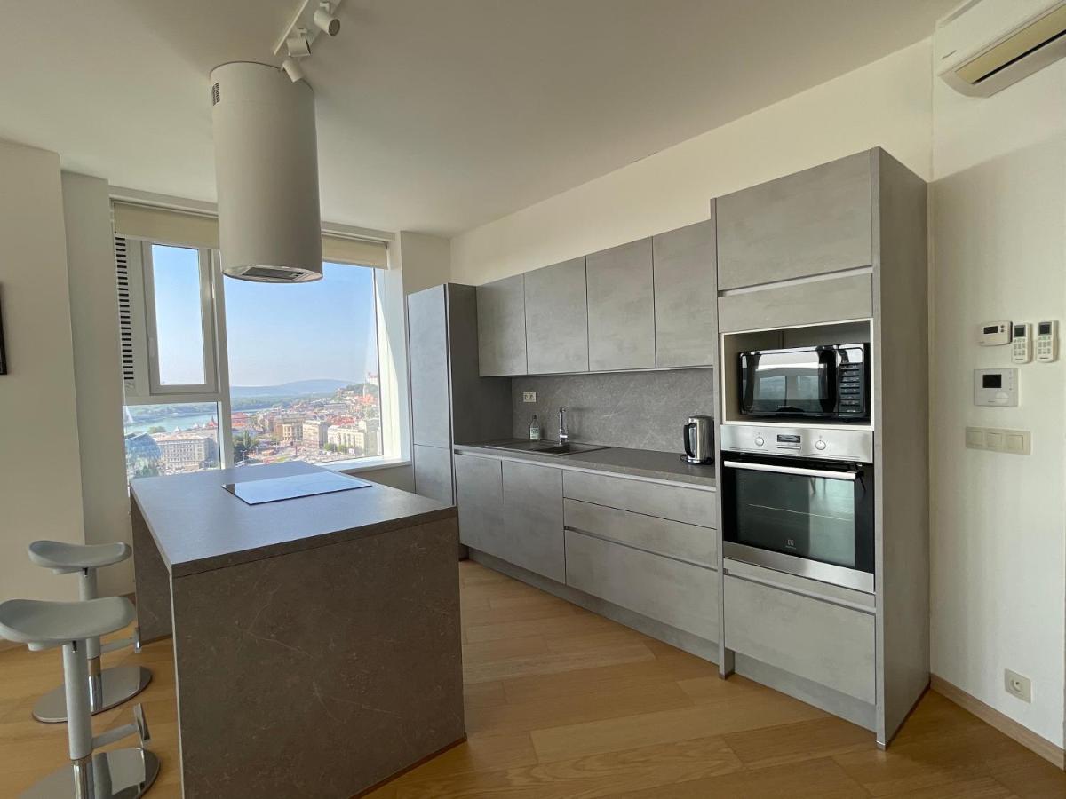 Sag Panorama Apartment 3 Rooms 19Th Floor Great View Free Parking Bratislava Buitenkant foto