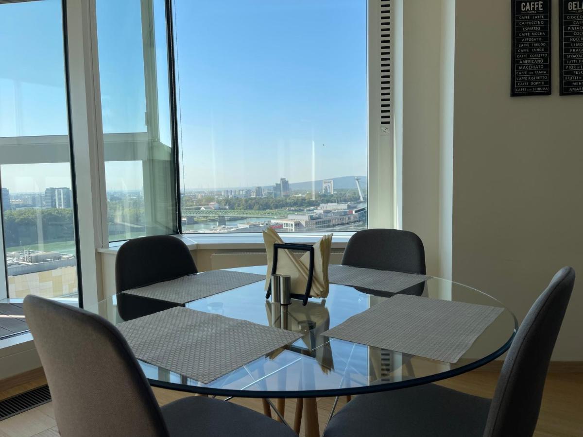 Sag Panorama Apartment 3 Rooms 19Th Floor Great View Free Parking Bratislava Buitenkant foto