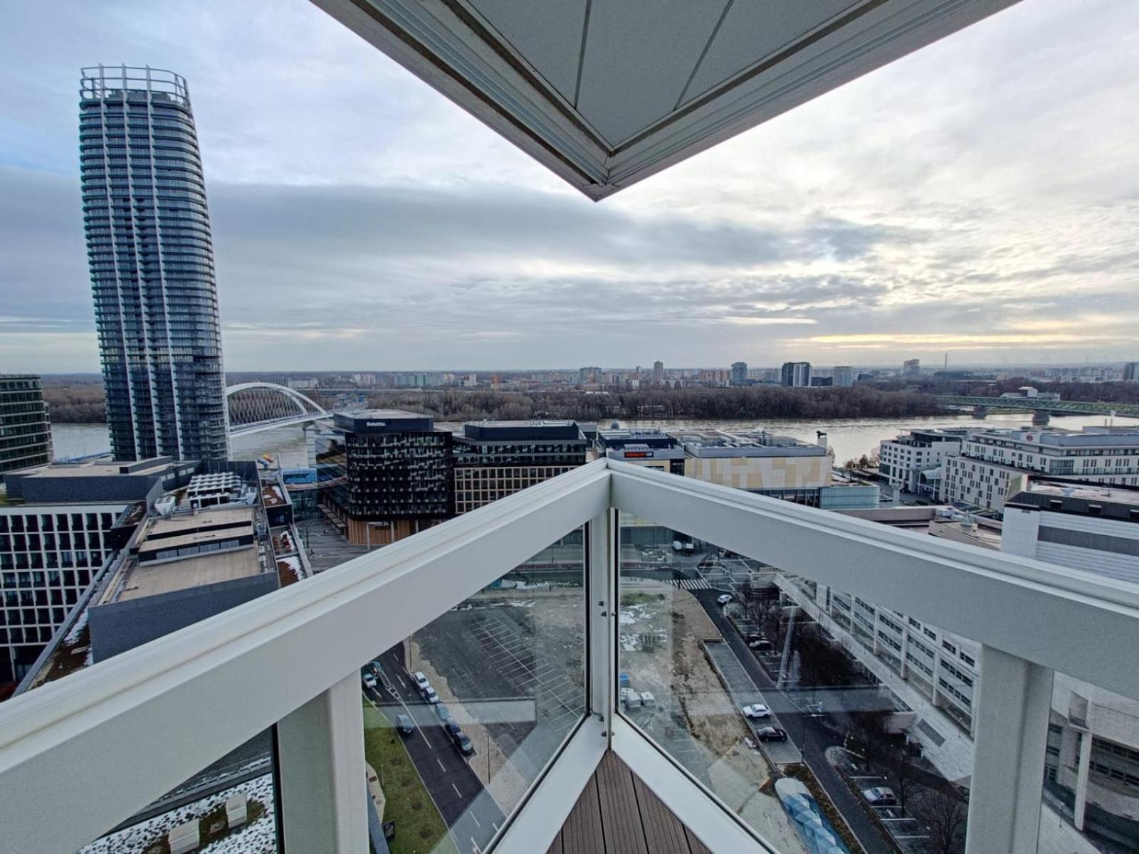 Sag Panorama Apartment 3 Rooms 19Th Floor Great View Free Parking Bratislava Buitenkant foto